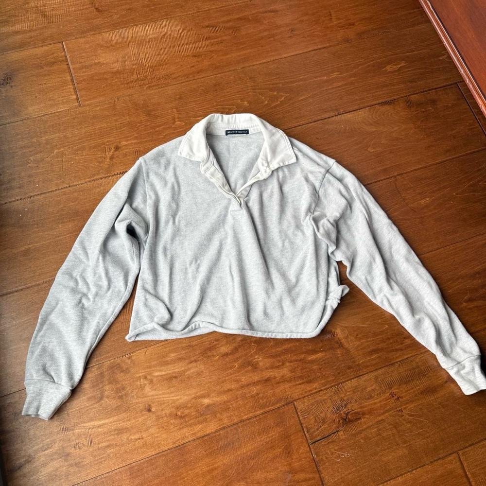 Brandy Melville Long Sleeve Cropped Sweater